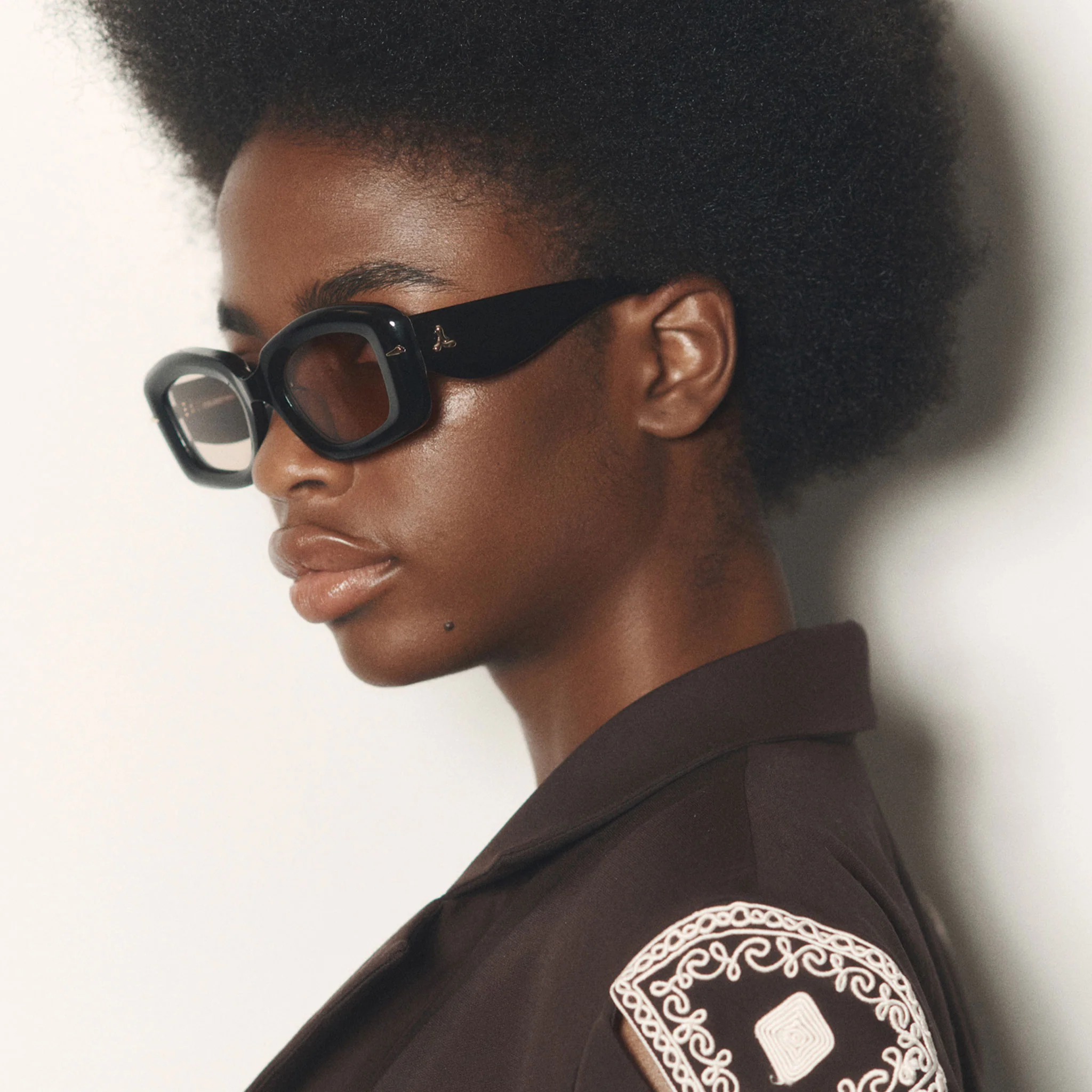CELESTINA | OBSIDIAN BLACK TAN TINT - Image 5