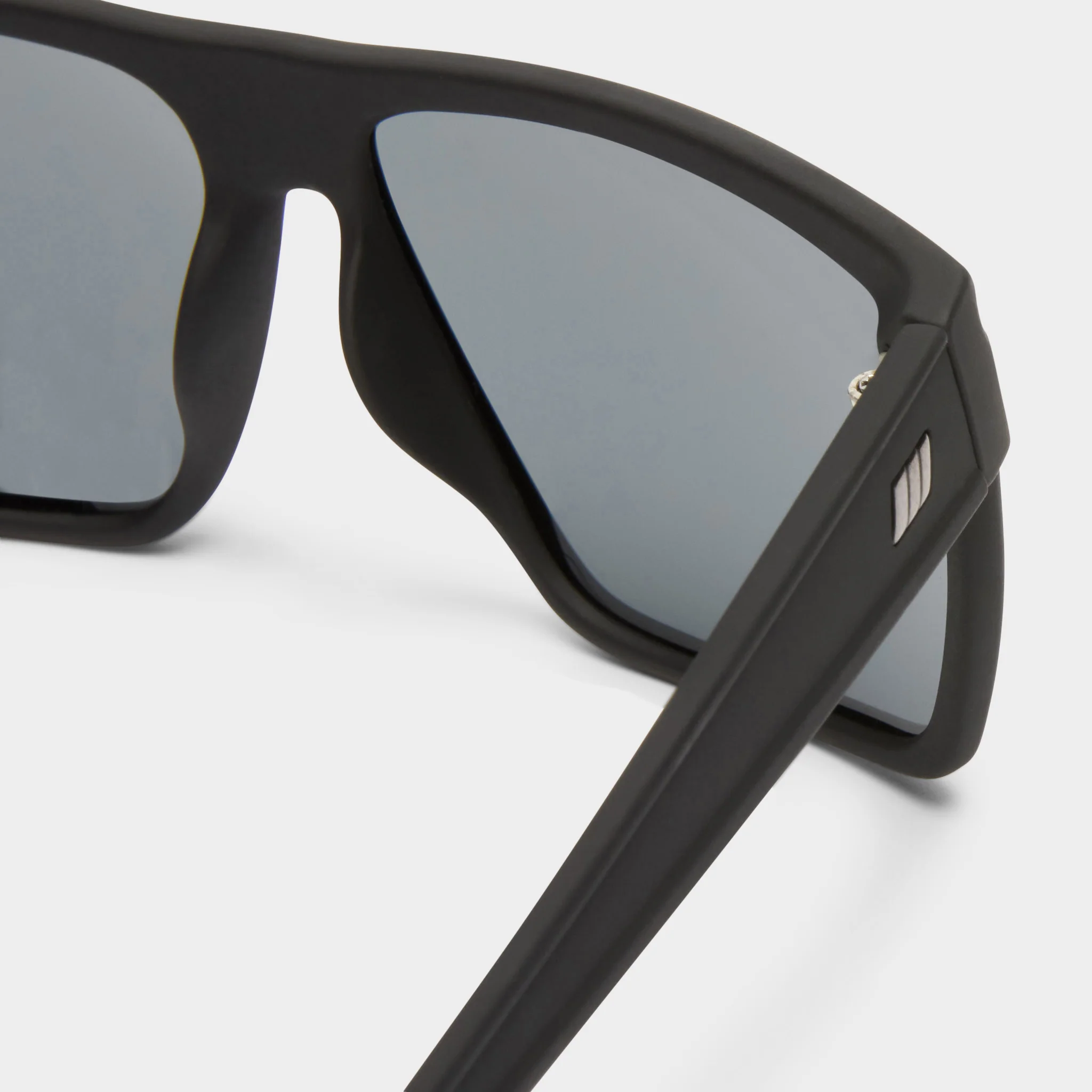 DIRTY MAGIC | BLACK RUBBER POLARIZED - Image 4