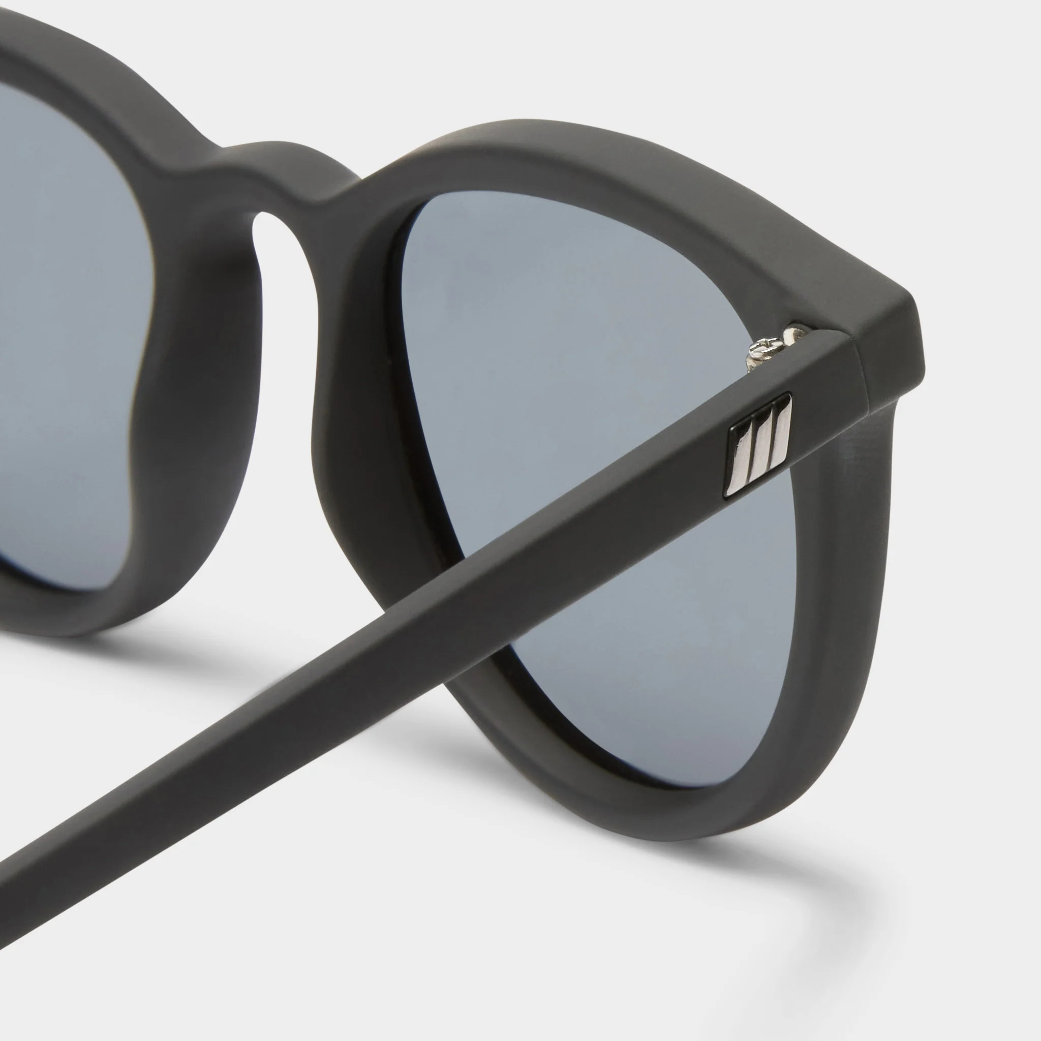 FIRE STARTER | BLACK RUBBER POLARIZED - Image 4
