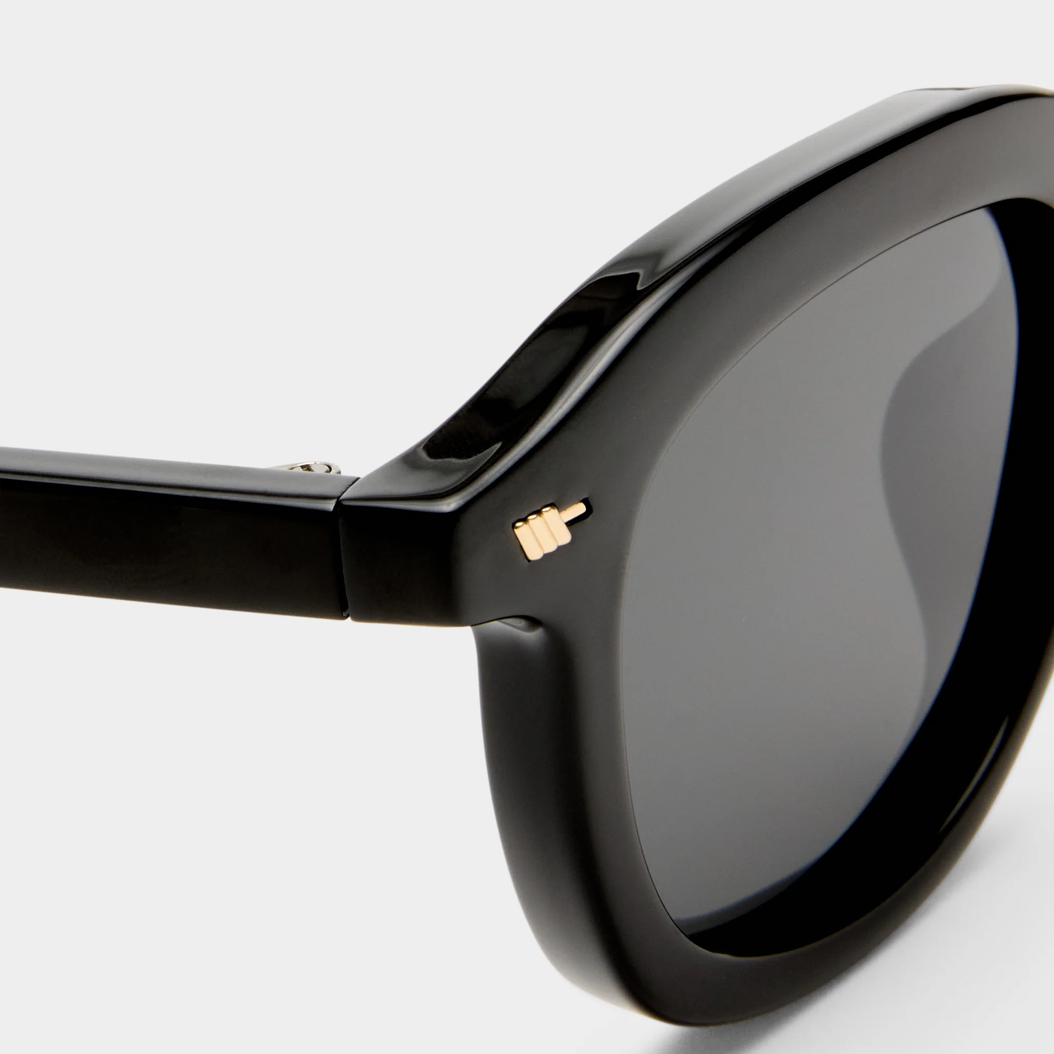 HEART THROB | BLACK SMOKE MONO POLARIZED - Image 4