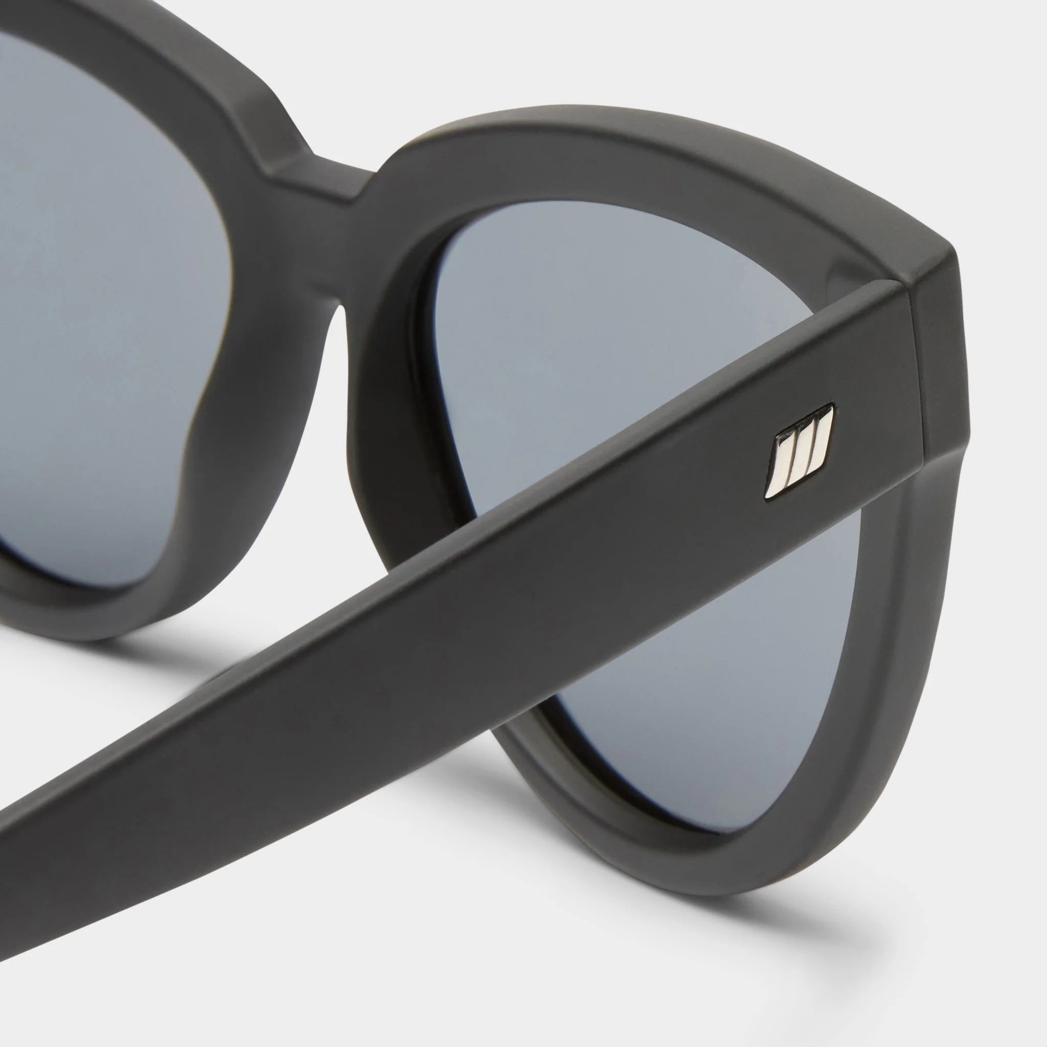 LIAR LAIR | BLACK RUBBER POLARIZED - Image 4