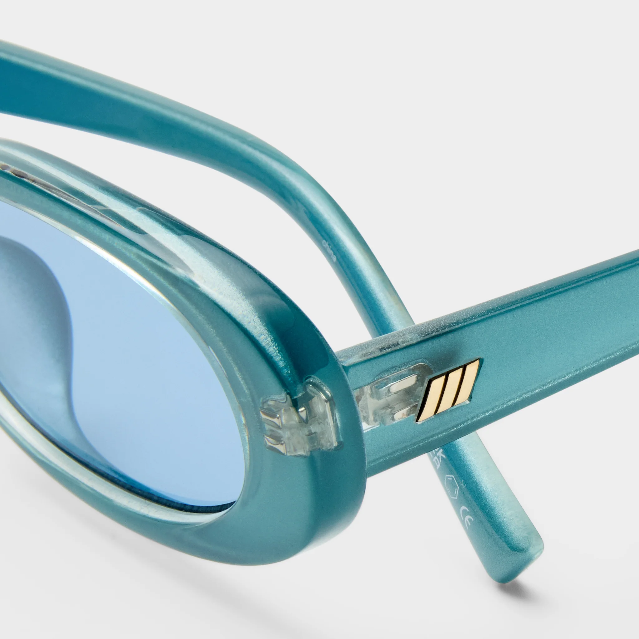 OUTTA LOVE + | BLUE PEARL - Image 4