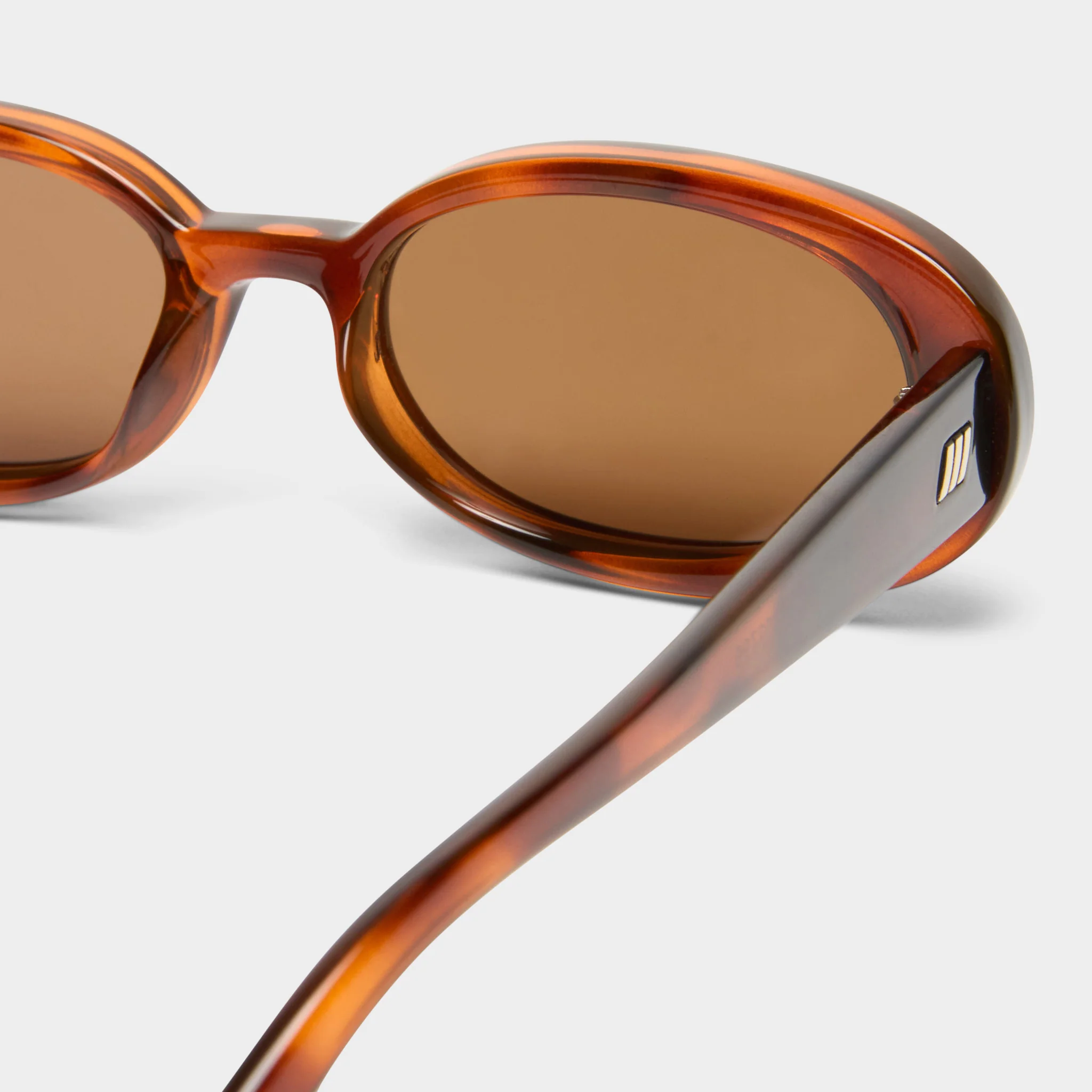 OUTTA LOVE | TOFFEE TORT LIGHT BROWN MONO POLARIZED - Image 4