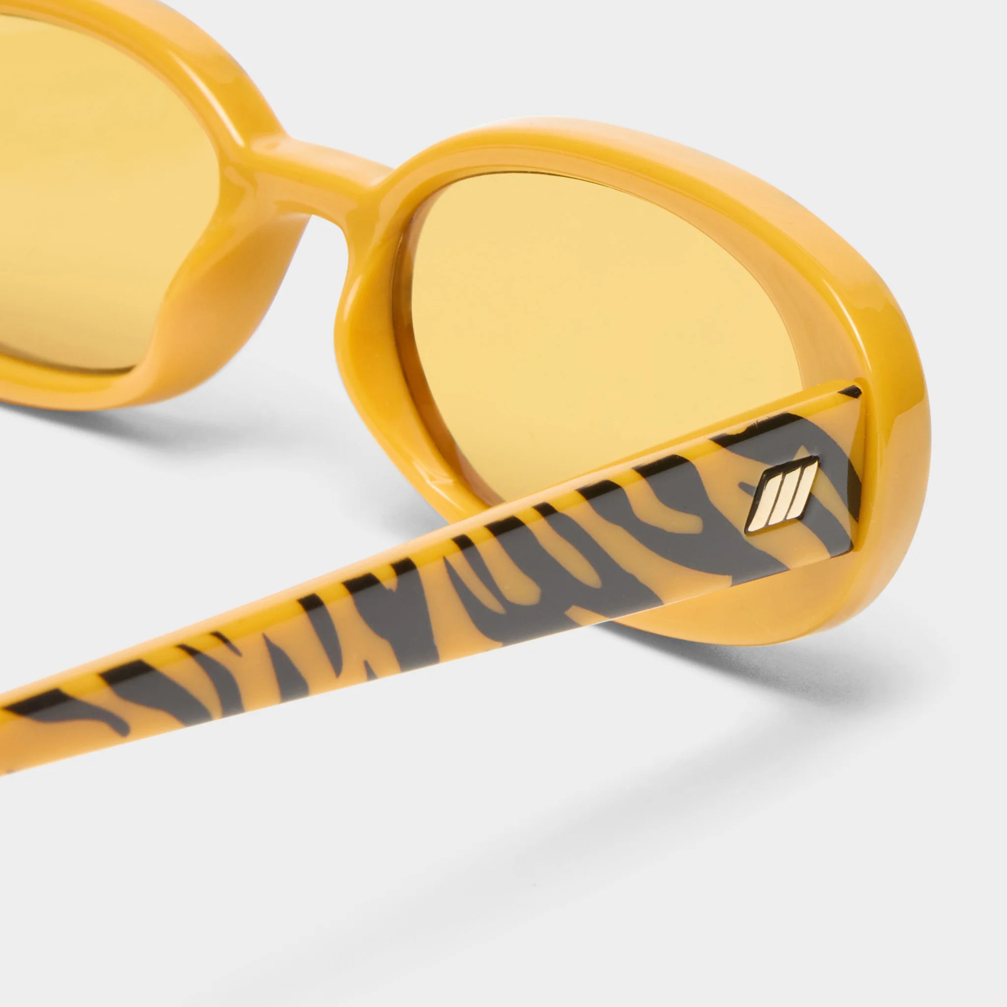 OUTTA LOVE | YELLOW TIGER - Image 4